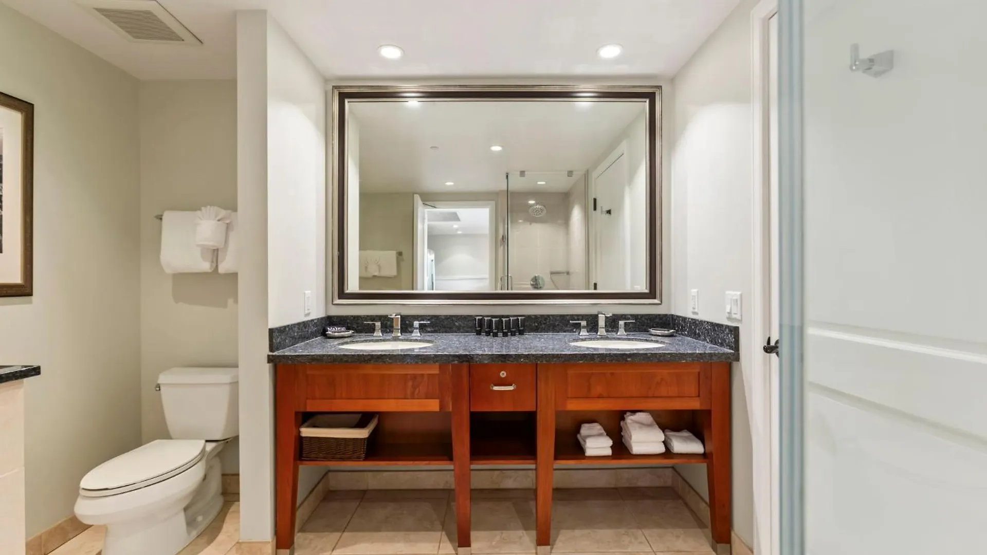 Extra Large 1Br Luxury Resort Condo With Massive Outdoor Space & Balcony Lahaina